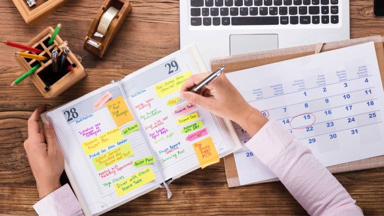 How To Create and Manage A Social Media Calendar