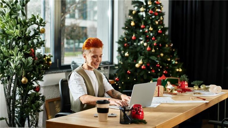 Why Working from Home Makes the Holidays Feel Less Stressful